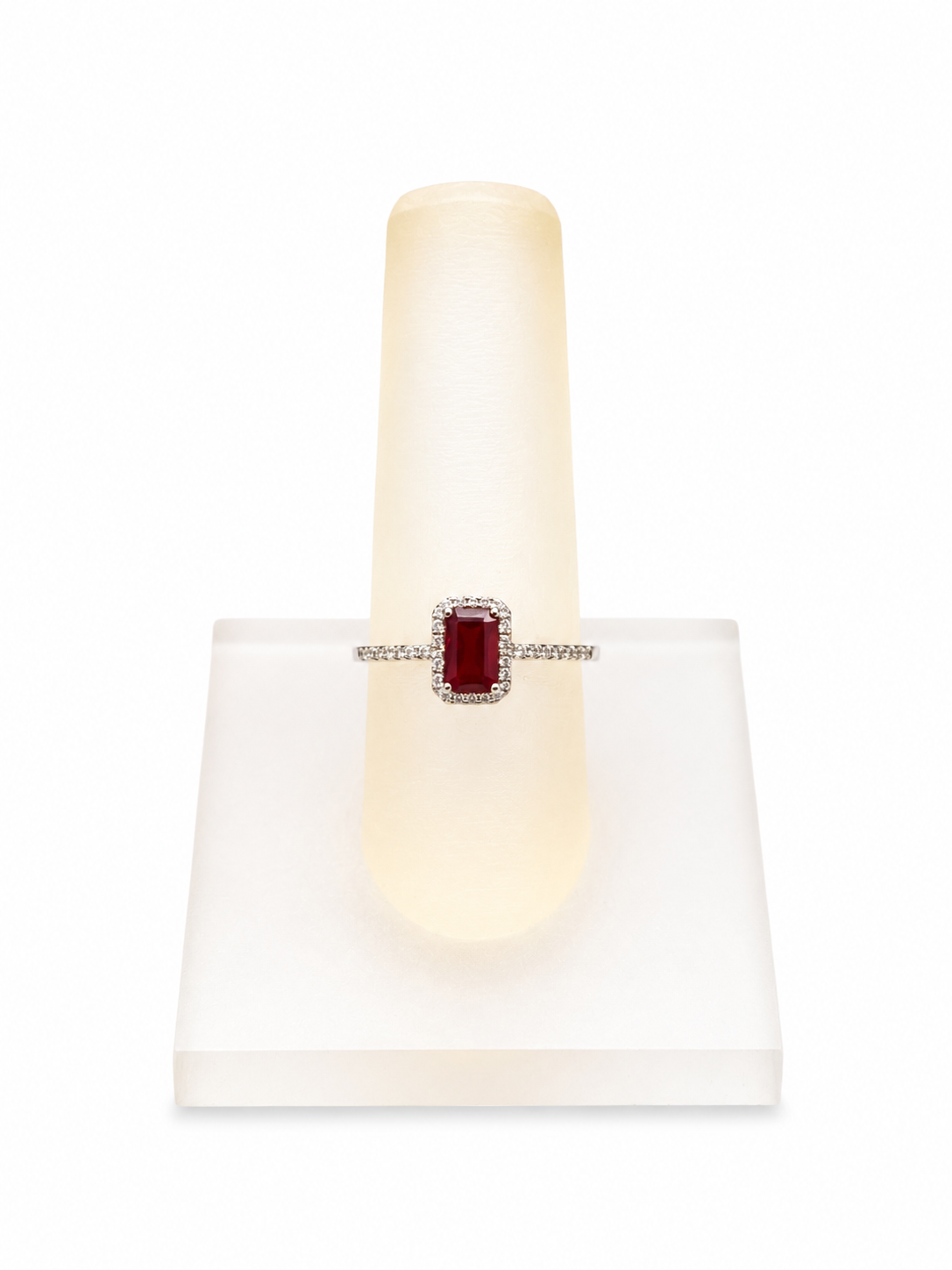 Anillo Rubi Clasico Con Halo