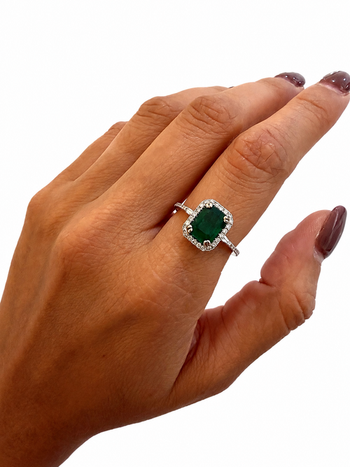 Anillo "Beatriz" Esmeralda