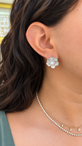 Aretes perlas en flor